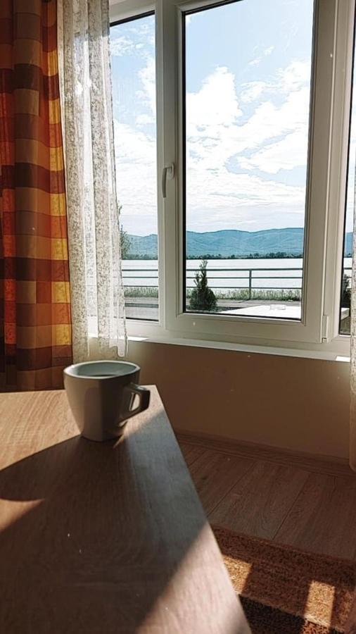 Fenix Apartment & Rooms Vinci Екстериор снимка